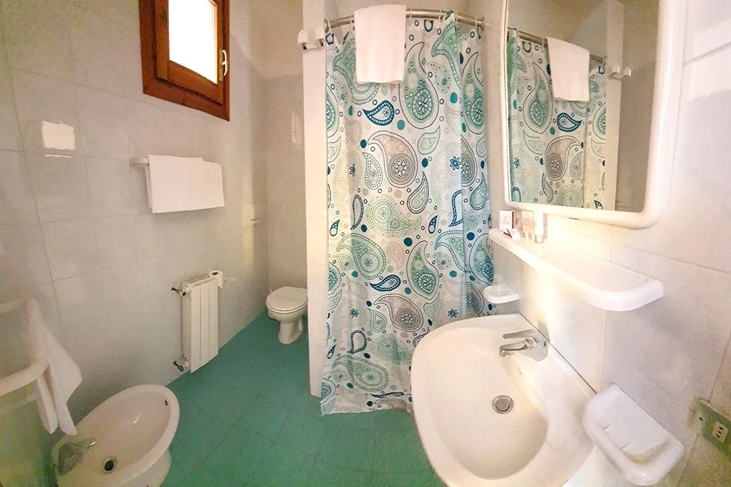 bagno camera superior bellavista san baronto
