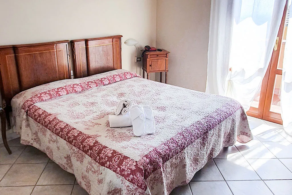 camera superior con letto doppio e bagno interno bellavista san baronto