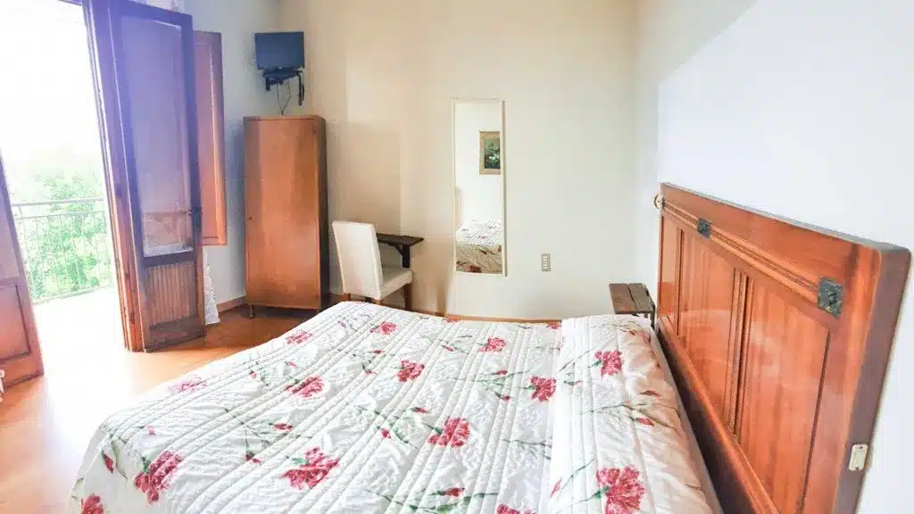 letto doppio camera basic bellevista san baronto